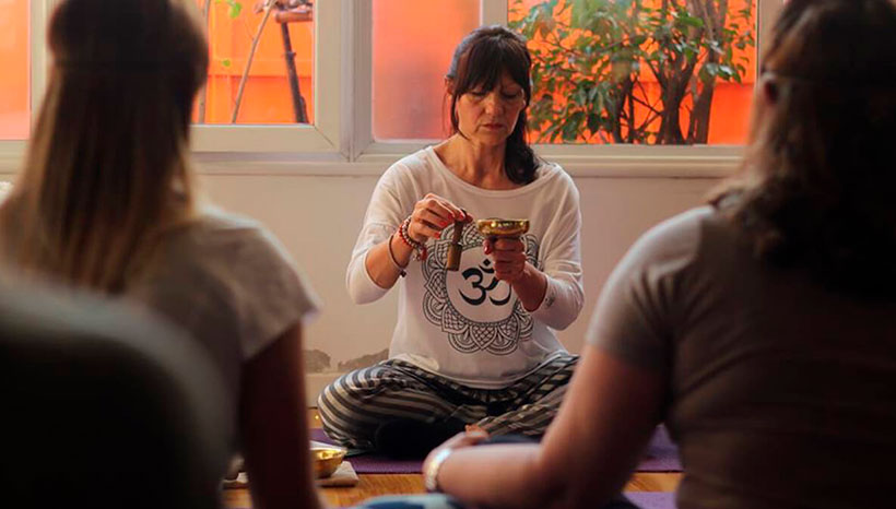 «El Yoga también es usar jeans»: cómo hacer del yoga una filosofía de vida cotidiana
